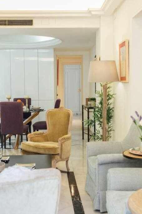 Apartamento Boutique Abades Siviglia Esterno foto